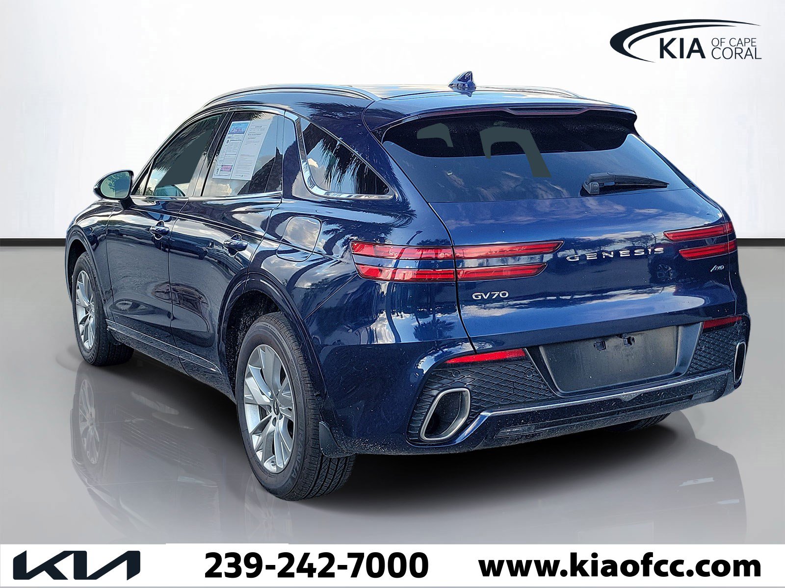 Used 2023 Genesis GV70 2.5T AWD/4WD image 4