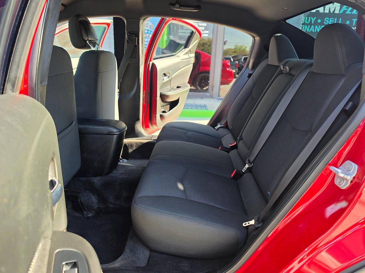Used 2013 Dodge Avenger SE FWD image 21