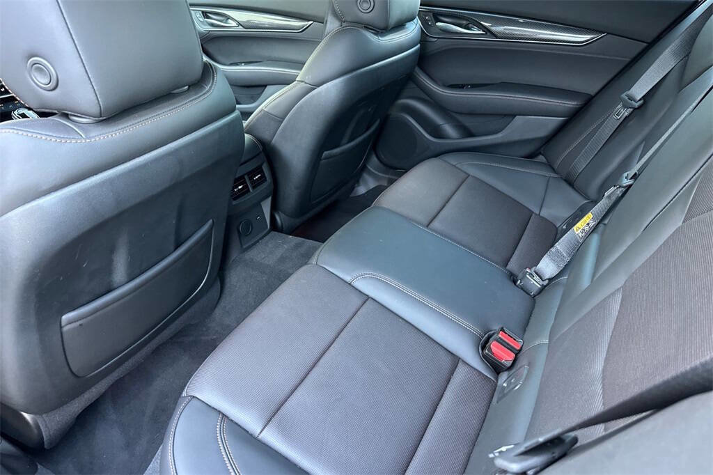 Used 2025 Cadillac CT5 V image 12