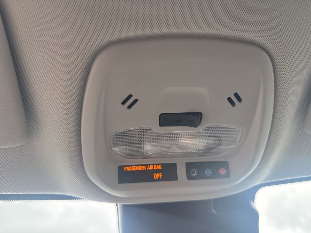 Used 2025 Chevrolet Trax LS image 38