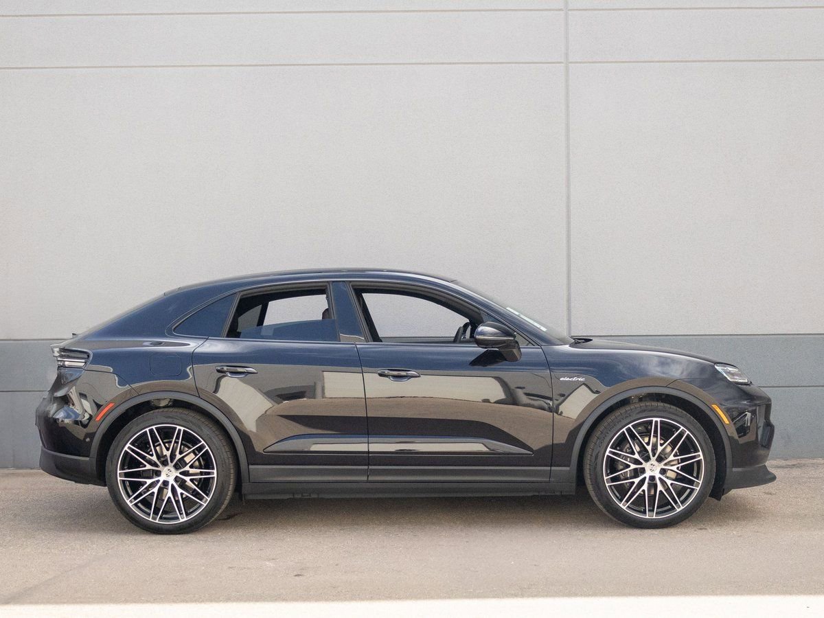 New 2025 Porsche Macan 4 Electric image 14
