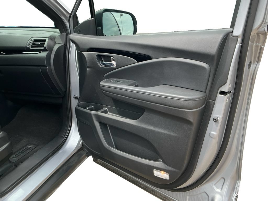 Used 2020 Honda Passport Touring image 17