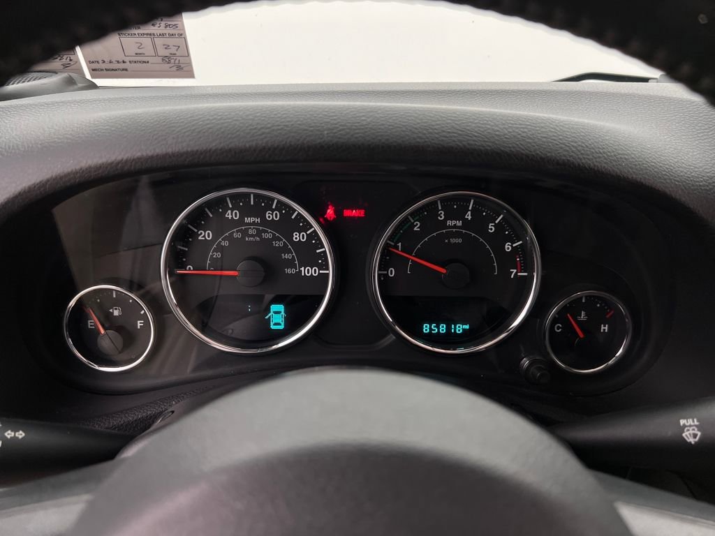 Used 2017 Jeep Wrangler Sahara w/ Connectivity Group image 17