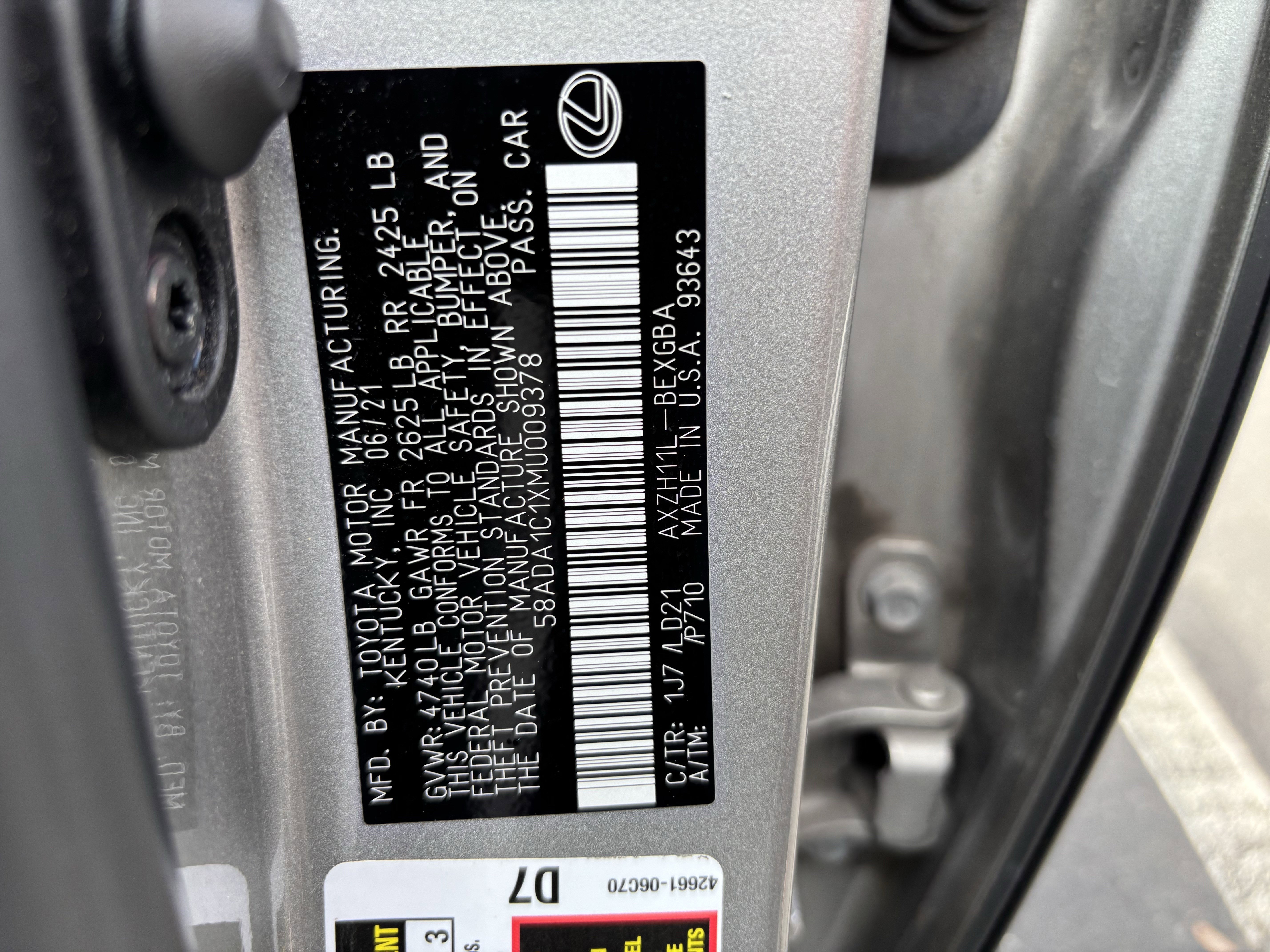 Used 2021 Lexus ES 300h w/ Premium Package image 38