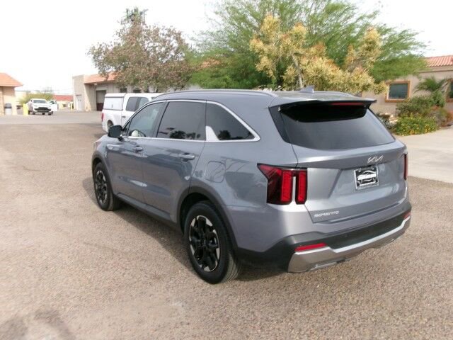 Used 2025 Kia Sorento S w/ Panoramic Sunroof Package image 10