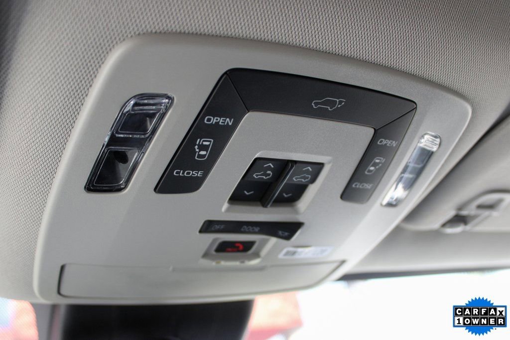 Used 2023 Toyota Sienna XLE image 23
