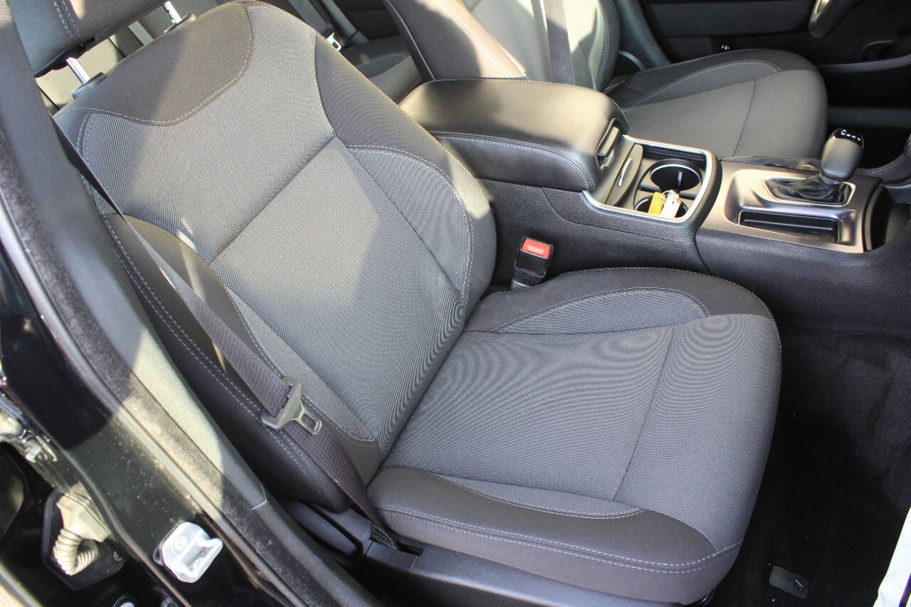 Used 2016 Dodge Charger SE w/ Power Sunroof Group image 17