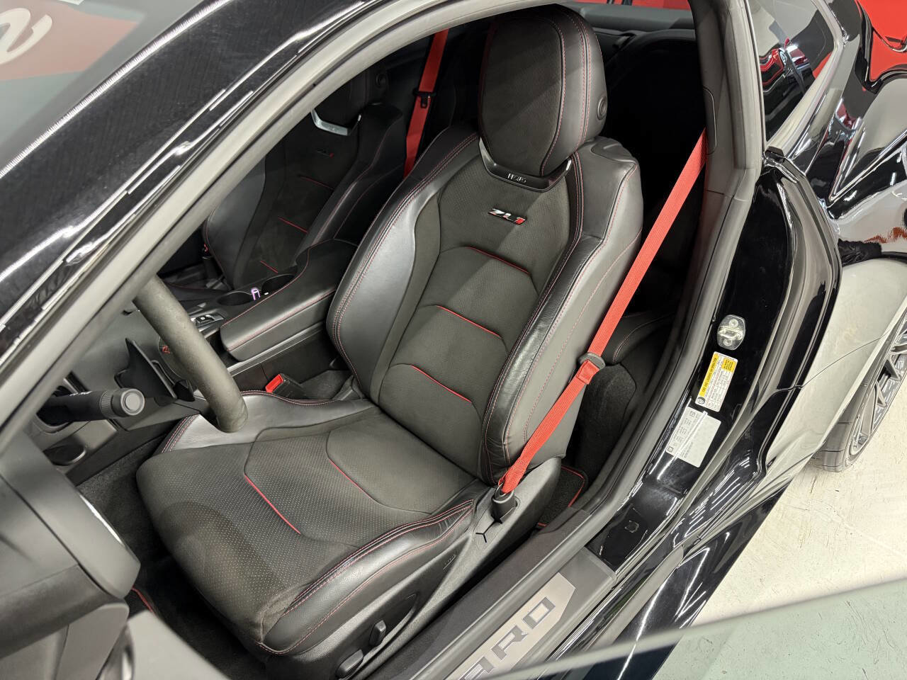 Used 2018 Chevrolet Camaro ZL1 RWD image 21