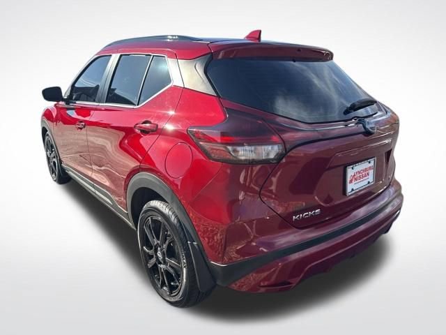 Used 2023 Nissan Kicks SR image 3