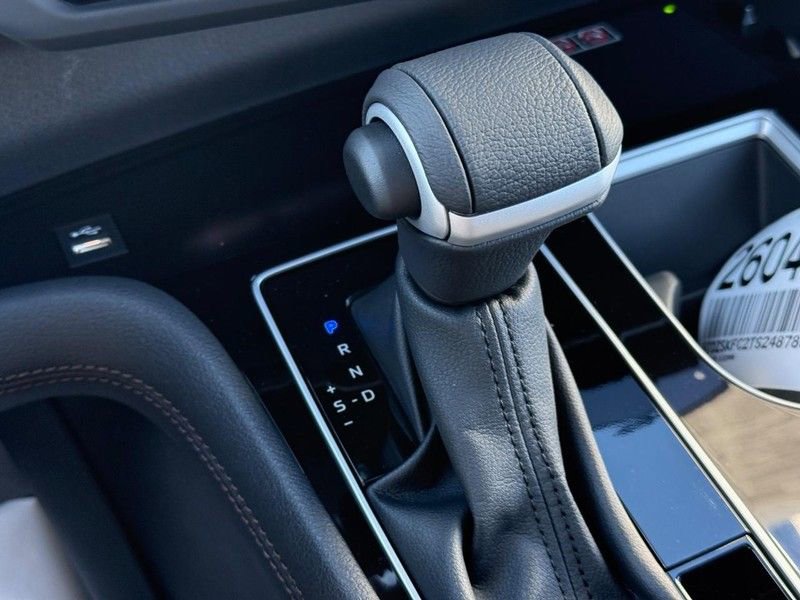 Used 2026 Toyota Sienna Limited image 27