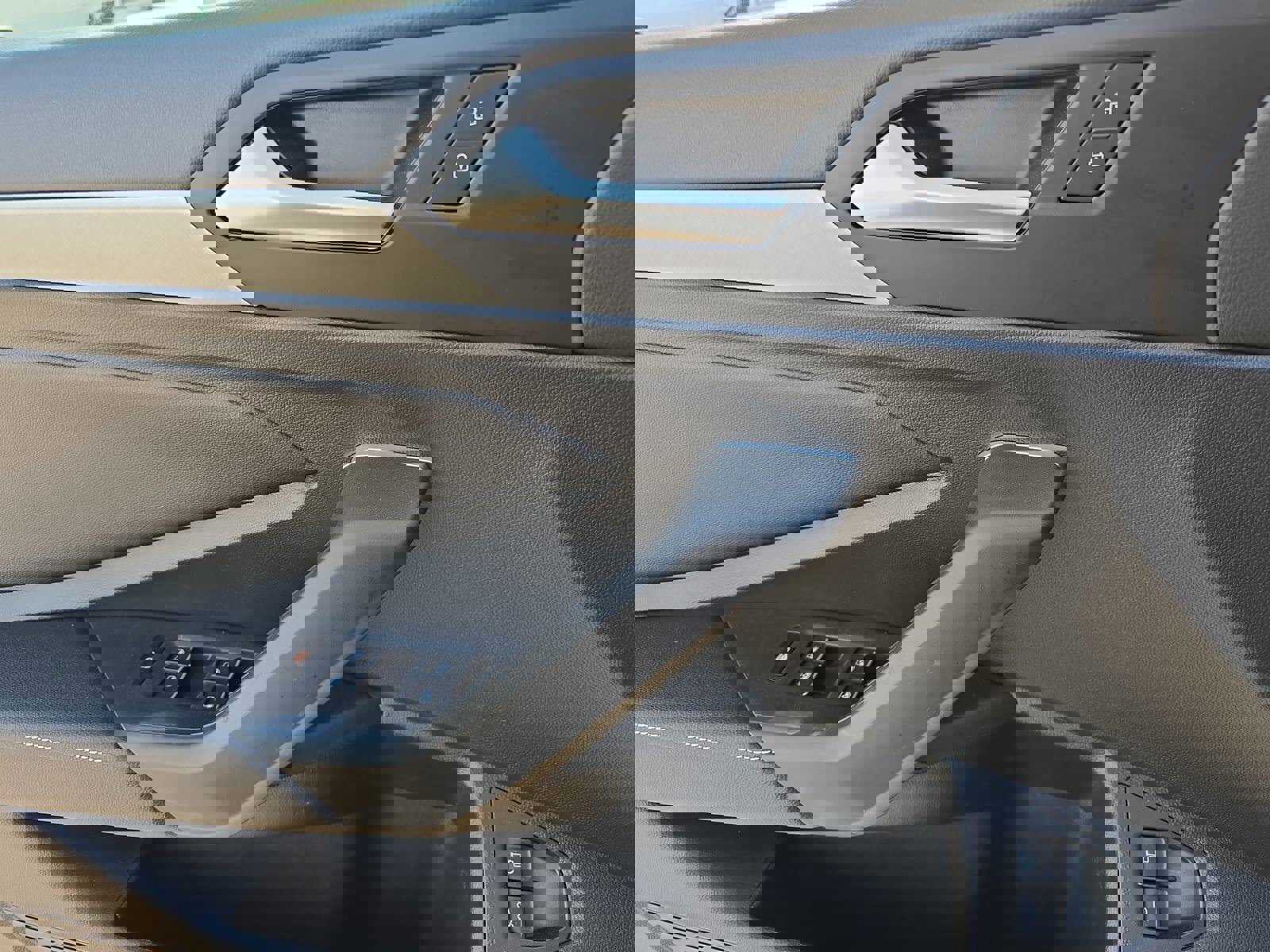 Used 2022 Volkswagen Jetta SE w/ Panoramic Sunroof Package image 30