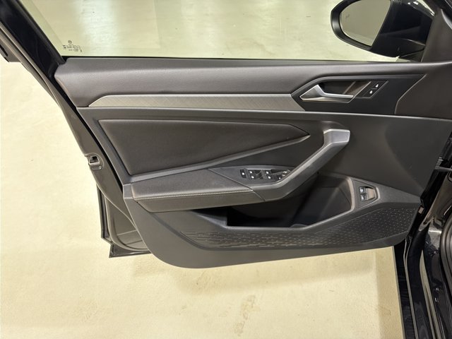 Certified 2024 Volkswagen Jetta SE FWD image 17