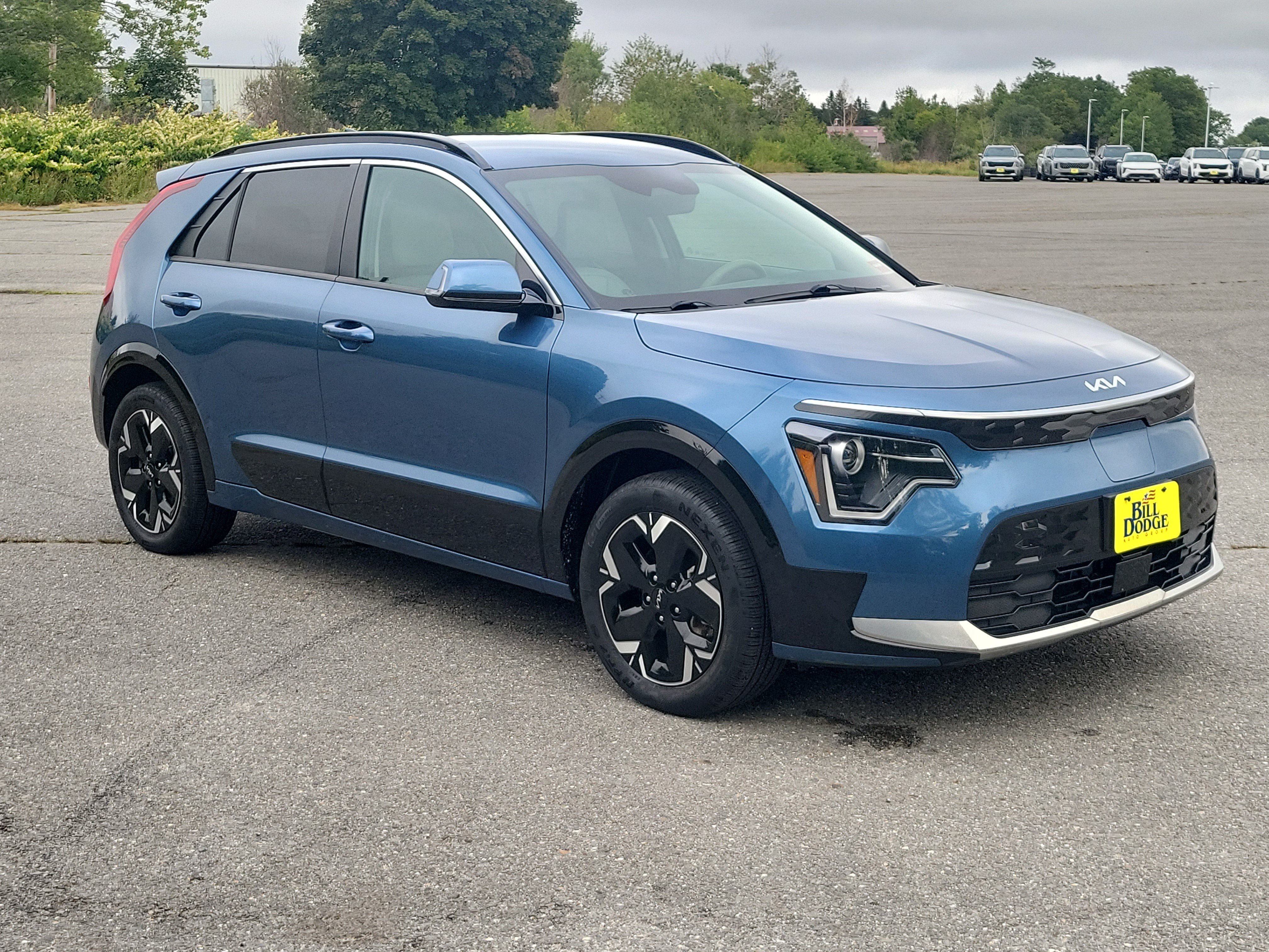 Used 2023 Kia Niro Wind w/ Wind Preserve Package FWD image 3