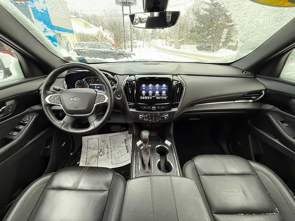 Used 2023 Chevrolet Traverse RS image 10