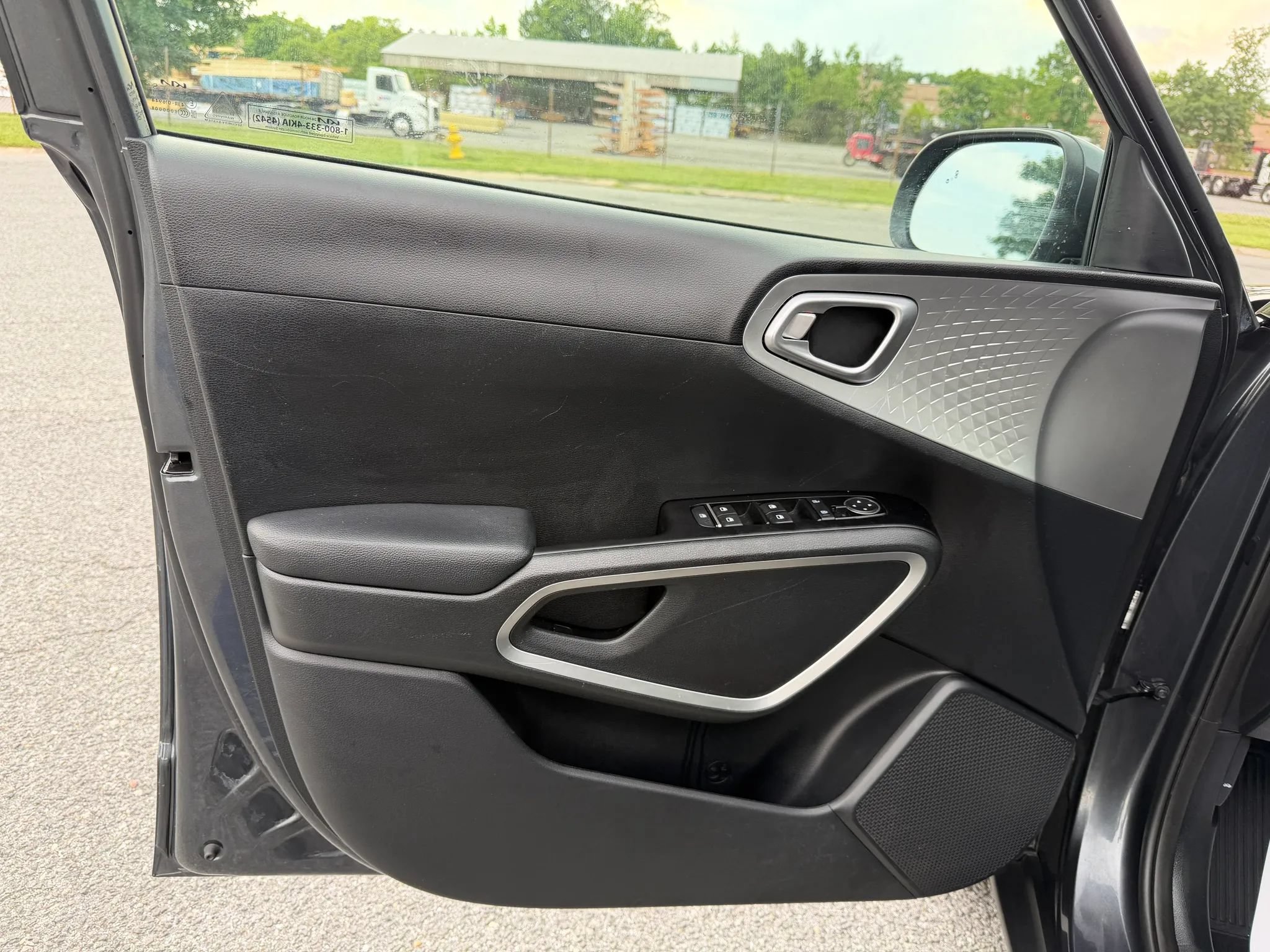 Used 2023 Kia Soul LX w/ Option Group 015 FWD image 26