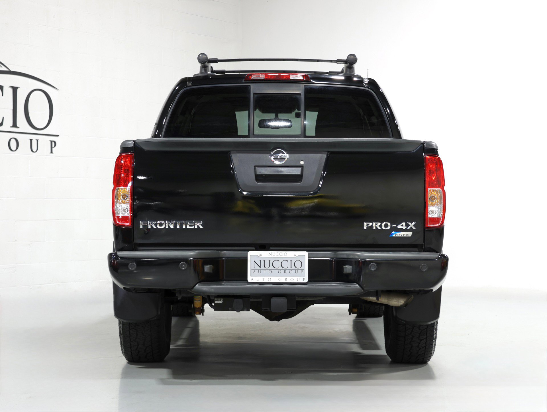Used 2017 Nissan Frontier PRO-4X w/ Pro-4x Luxury Package AWD/4WD image 10