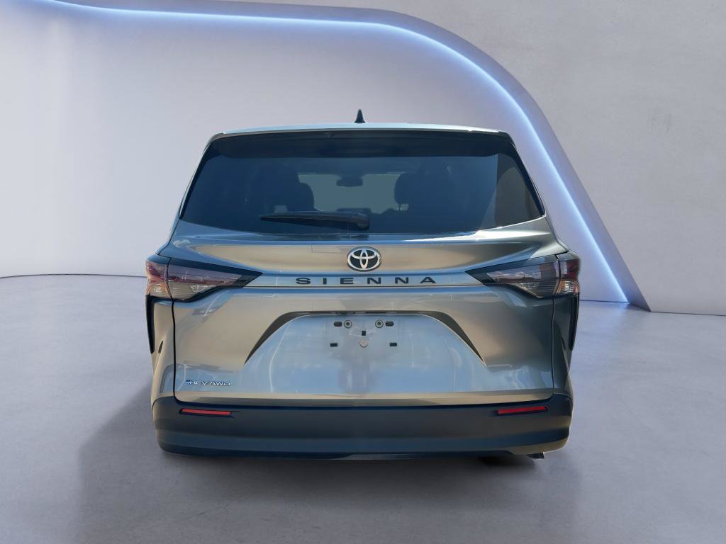 Used 2026 Toyota Sienna LE AWD/4WD image 9