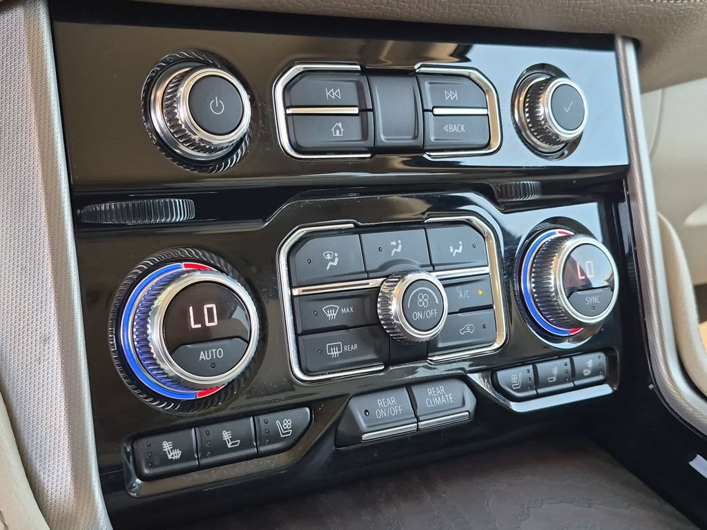 Used 2022 GMC Yukon Denali RWD image 26