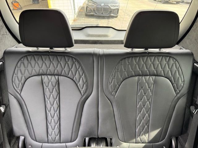 Certified 2025 BMW X7 M60i image 28