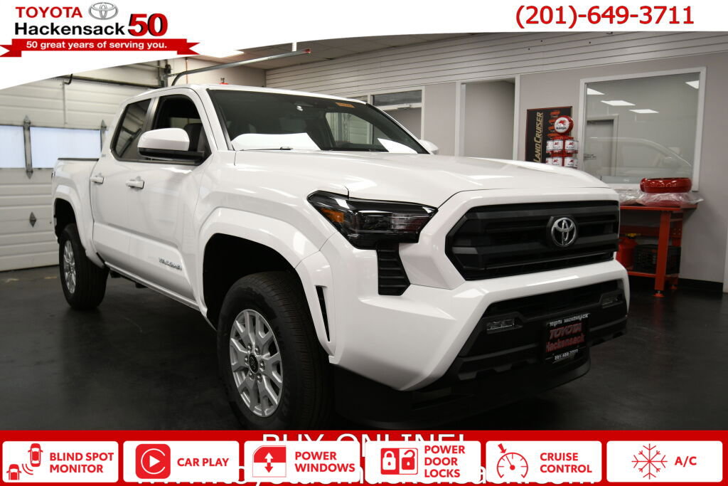 New 2025 Toyota Tacoma SR5