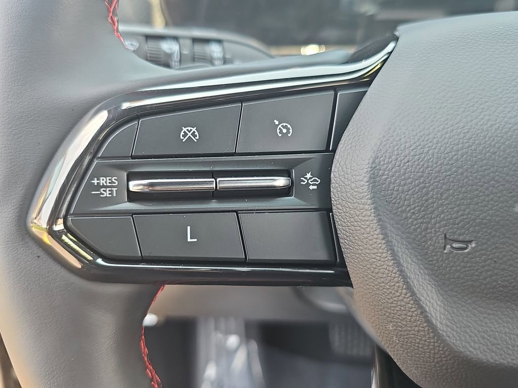 Used 2025 Chevrolet Equinox RS w/ Safety and Technology Package AWD/4WD image 17