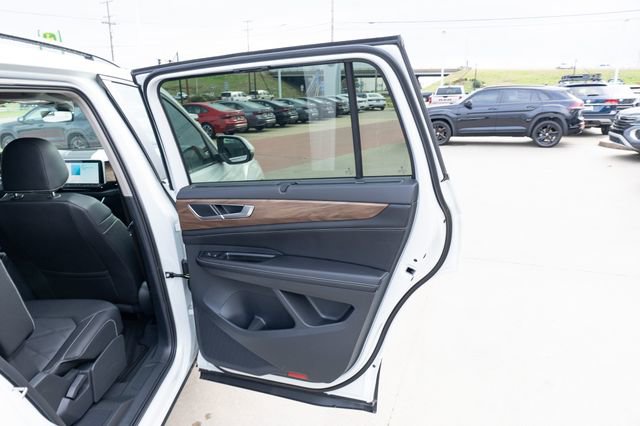 New 2026 Volkswagen Atlas SE image 14