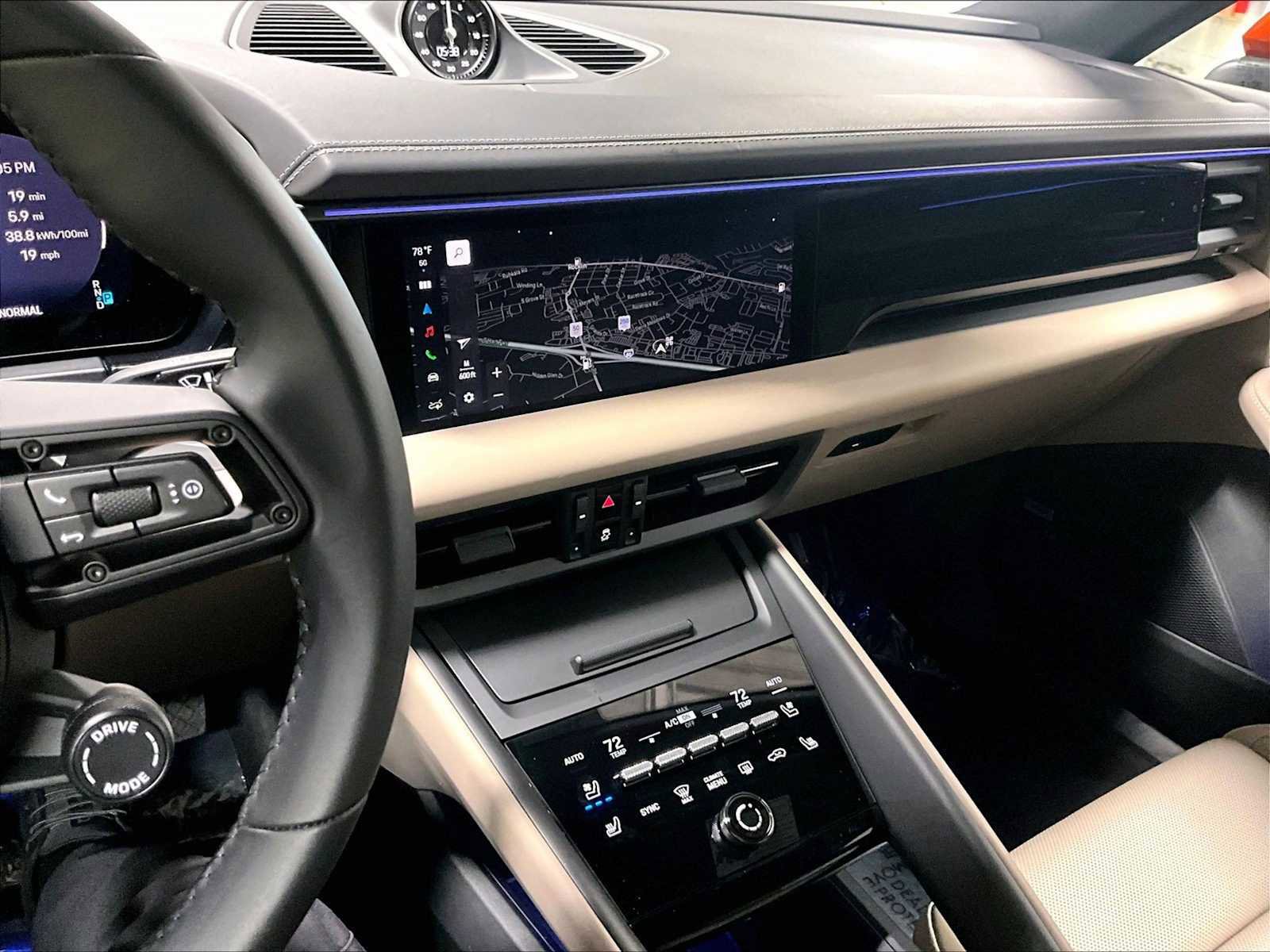 Used 2025 Porsche Macan Electric image 19