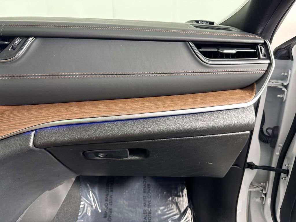 Used 2022 Jeep Grand Cherokee Summit image 10