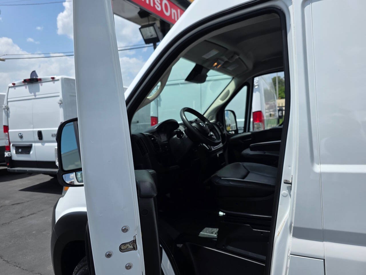 Used 2025 RAM ProMaster 2500 w/ Convenience Group FWD image 13