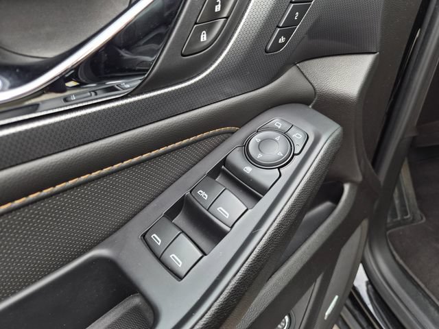 Used 2021 Chevrolet Traverse Premier FWD image 16