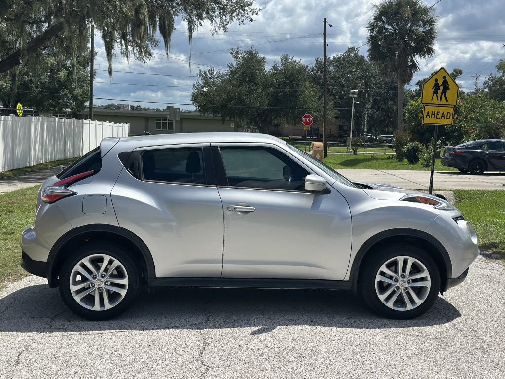 Used 2017 Nissan Juke S FWD image 6