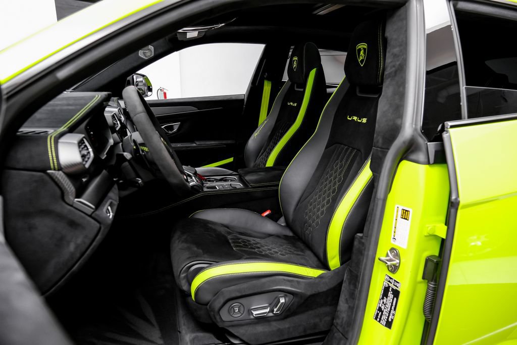 Used 2023 Lamborghini Urus Performante AWD/4WD image 45
