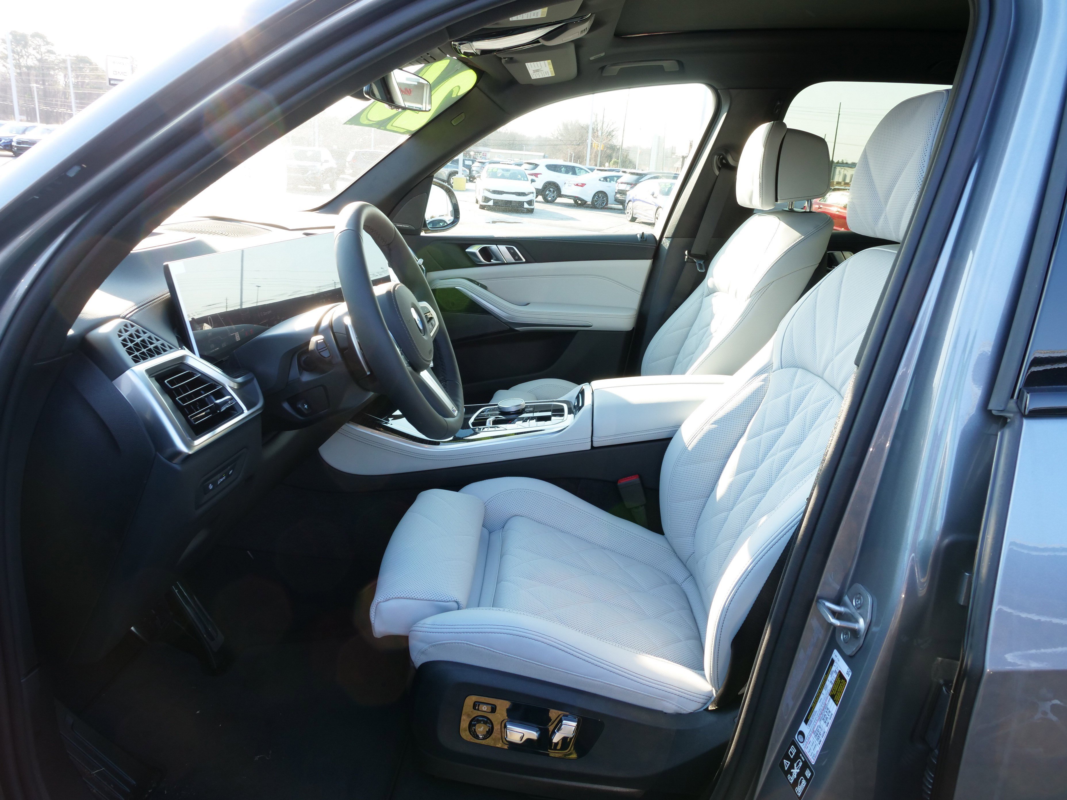 New 2026 BMW X5 xDrive40i w/ M Sport Package image 13