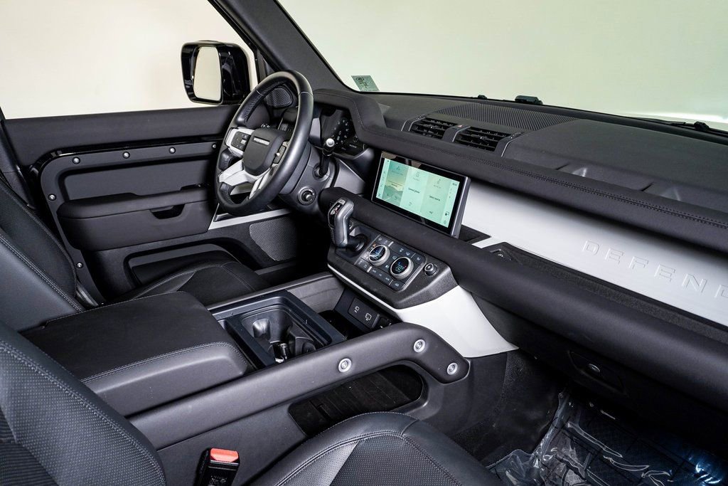 Used 2024 Land Rover Defender 110 S image 19