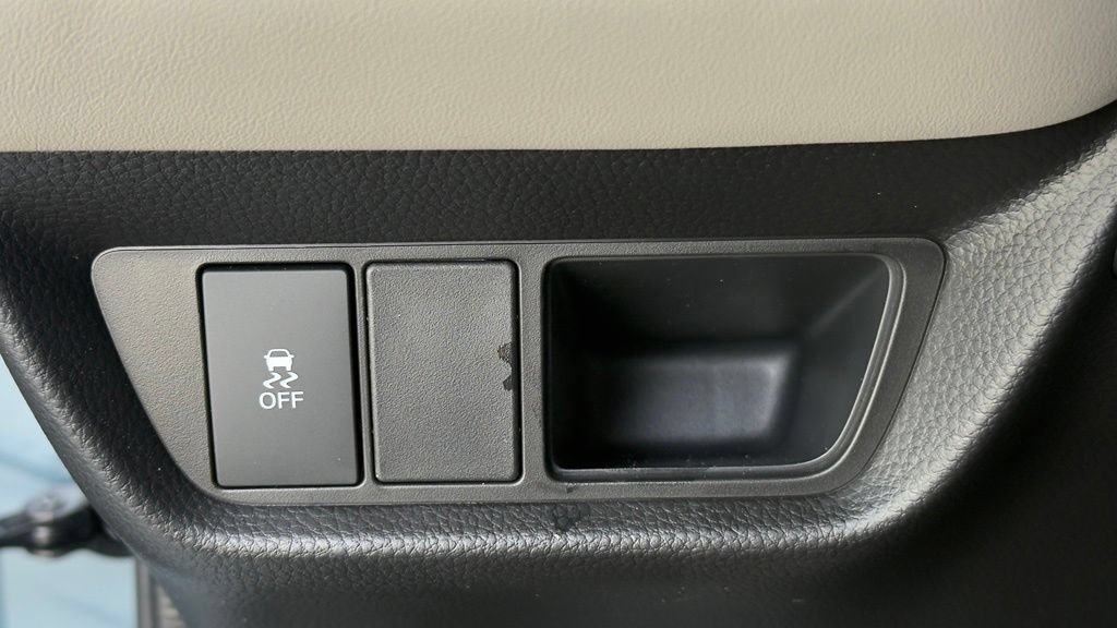 Used 2027 Honda HR-V LX image 31
