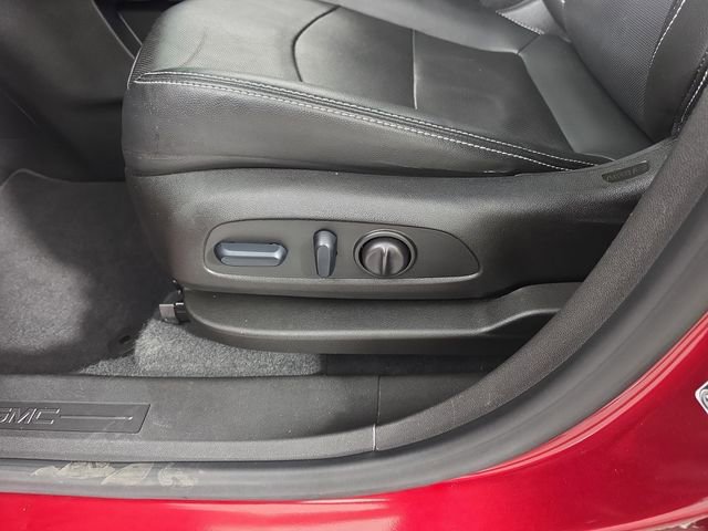 Used 2022 GMC Terrain SLT w/ Infotainment Package II AWD/4WD image 17