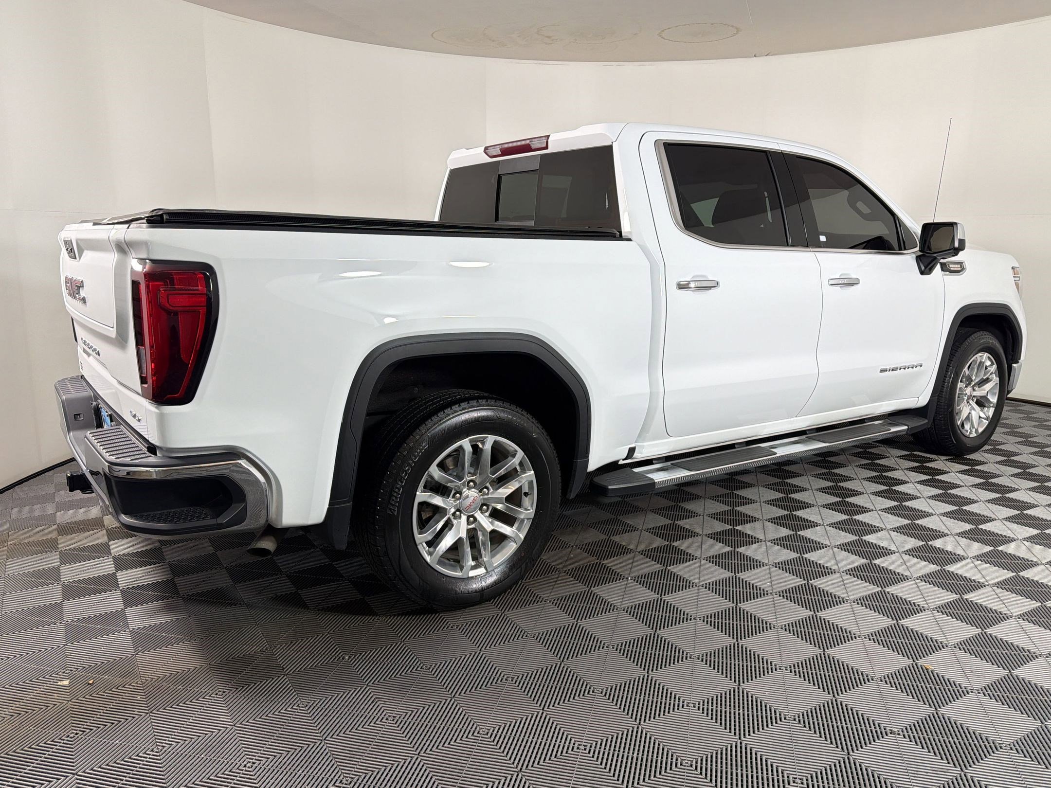 Used 2021 GMC Sierra 1500 SLT w/ SLT Premium Package image 7