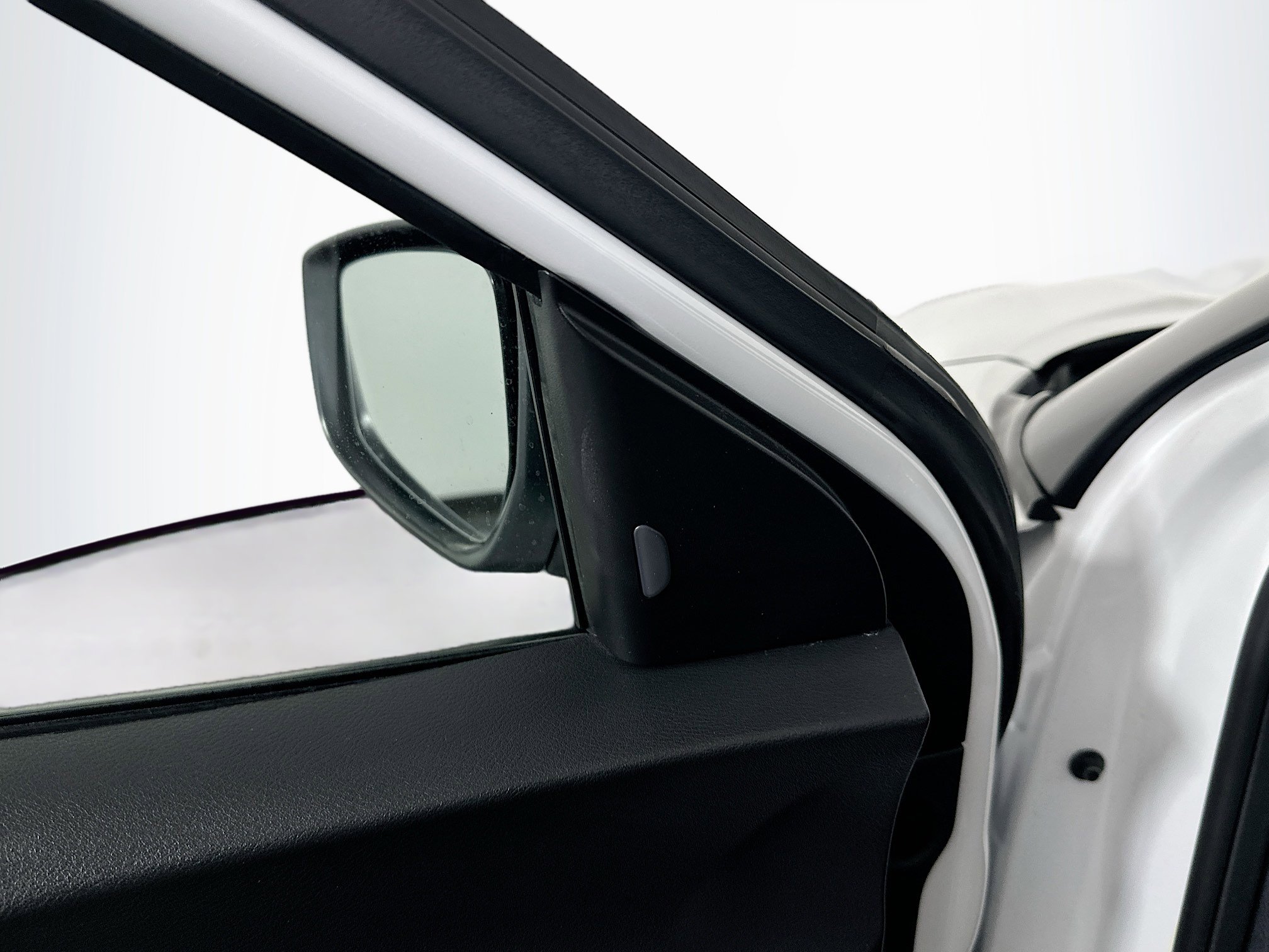 Used 2024 Nissan Kicks SR w/ SR Premium Package image 16