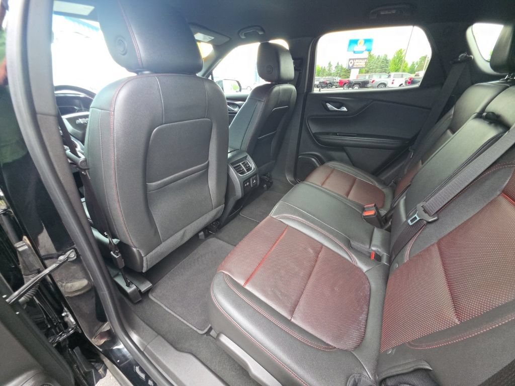 Used 2025 Chevrolet Blazer RS AWD/4WD image 16