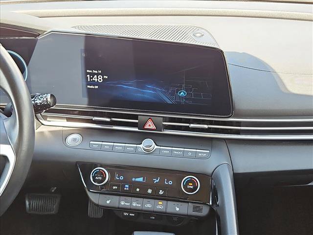 Used 2024 Hyundai Elantra Limited FWD image 15
