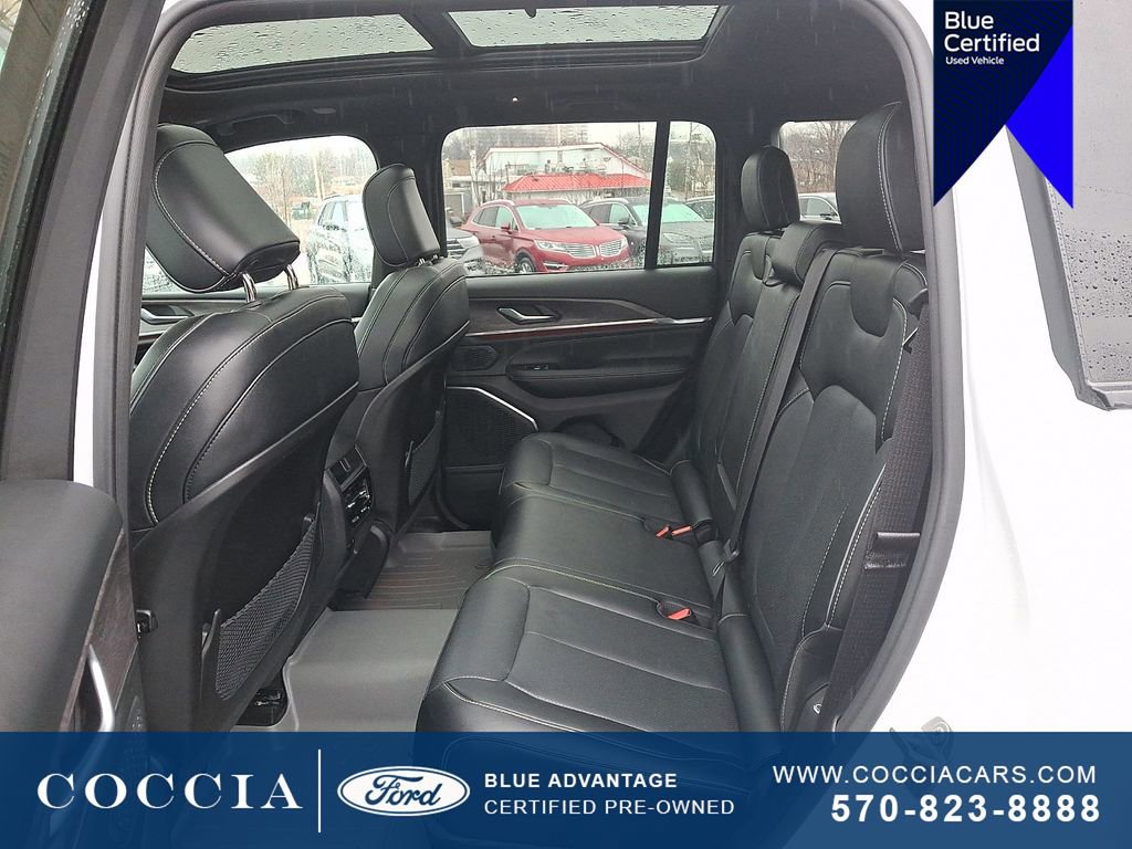 Used 2024 Jeep Grand Cherokee Overland w/ Trailer Tow Package image 10