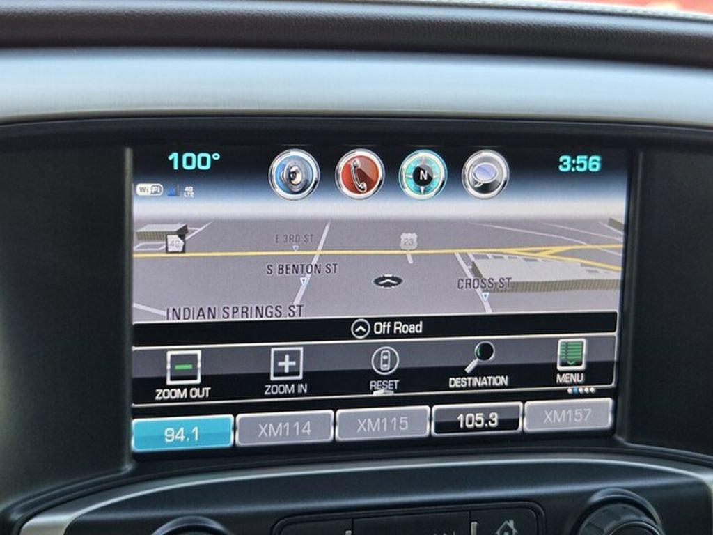 Used 2017 GMC Sierra 2500 SLT w/ Duramax Plus Package AWD/4WD image 23