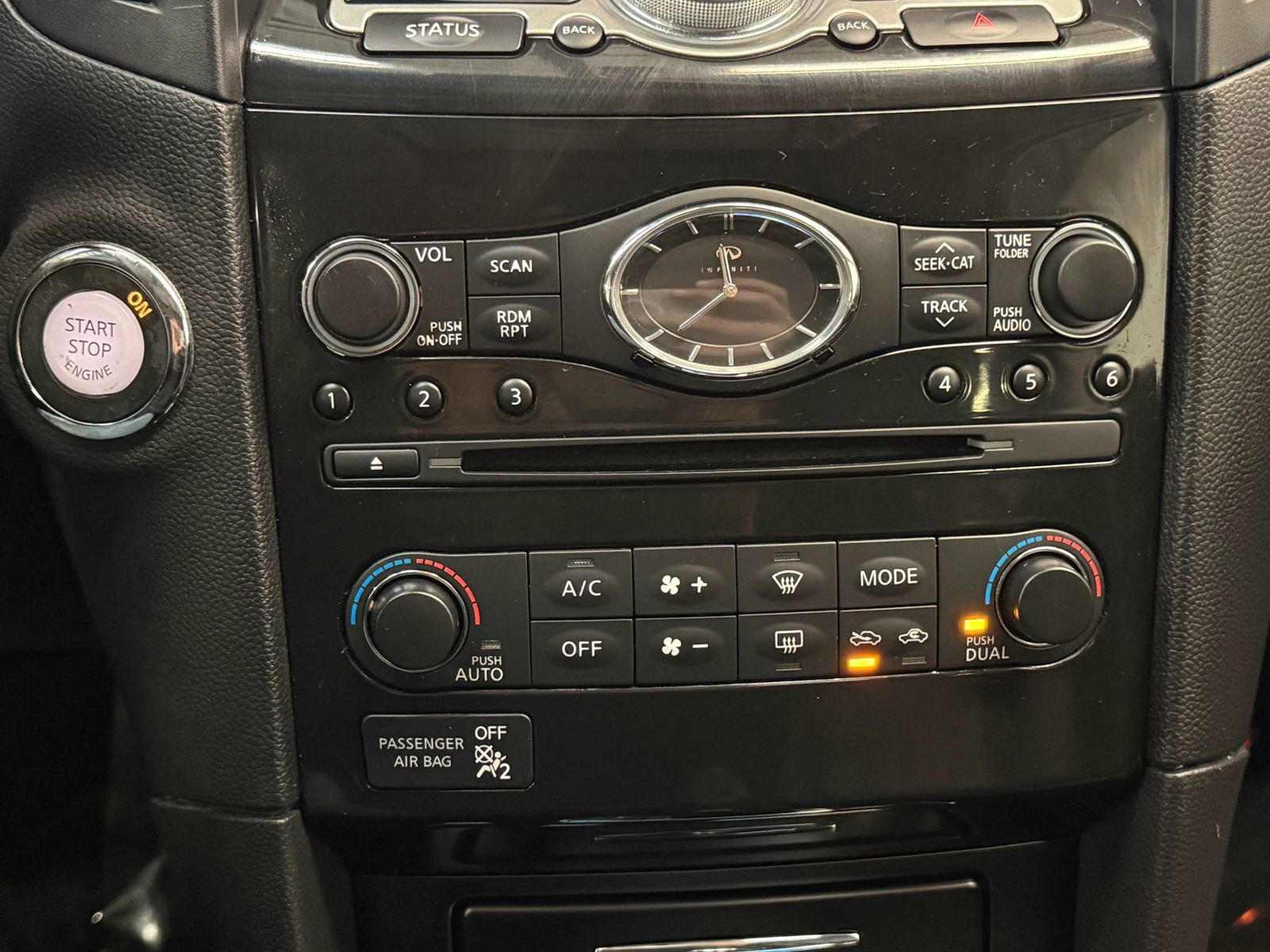 Used 2016 INFINITI QX70 3.7 image 34