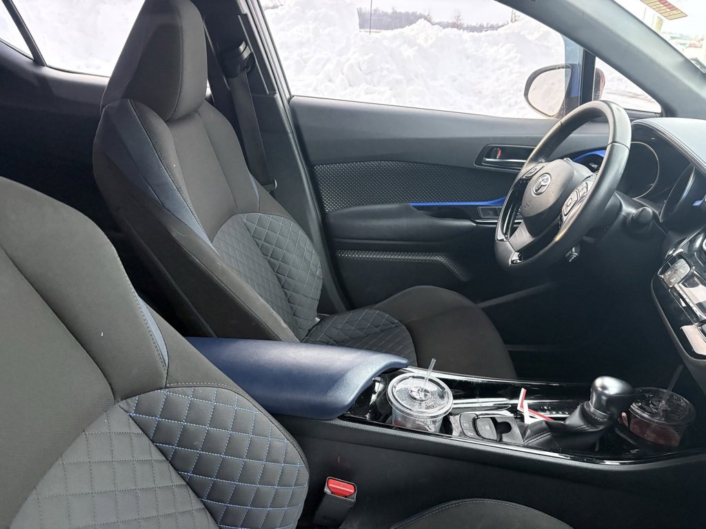 Used 2021 Toyota C-HR XLE image 17