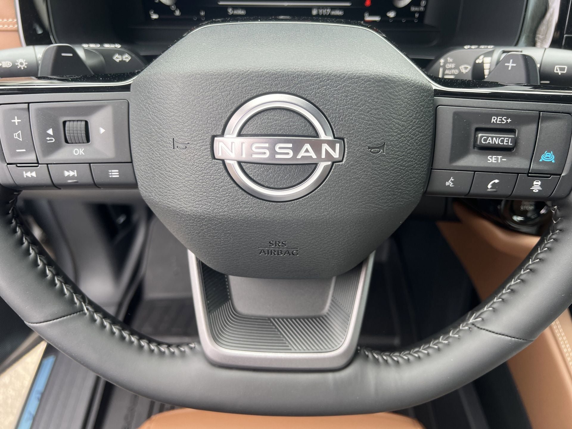New 2026 Nissan Pathfinder Platinum FWD image 9