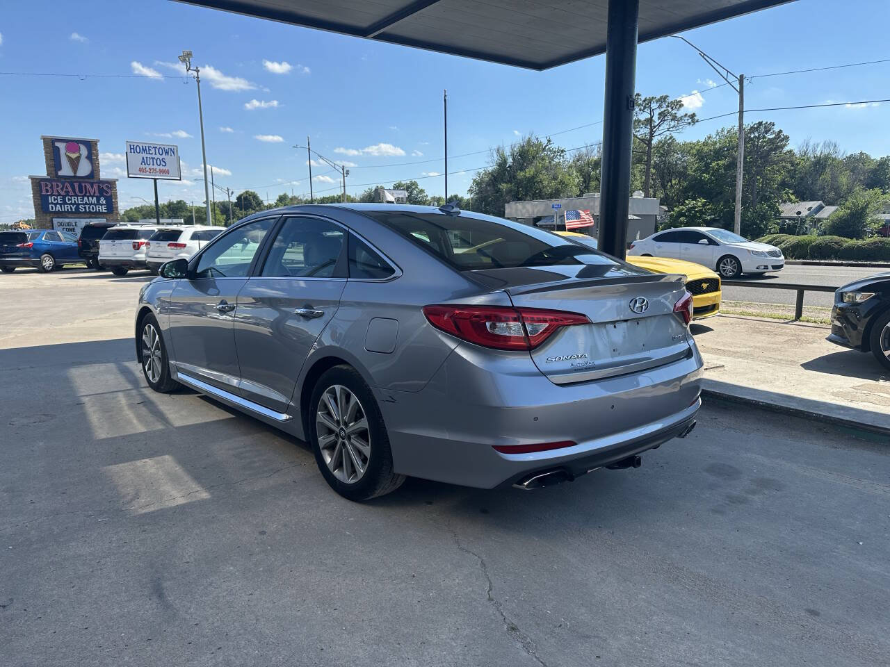 Used 2017 Hyundai Sonata Limited w/ Ultimate Package 04 FWD image 6