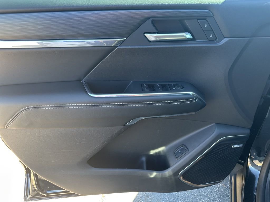 Used 2025 GMC Acadia Elevation w/ Elevation Premium Package image 15