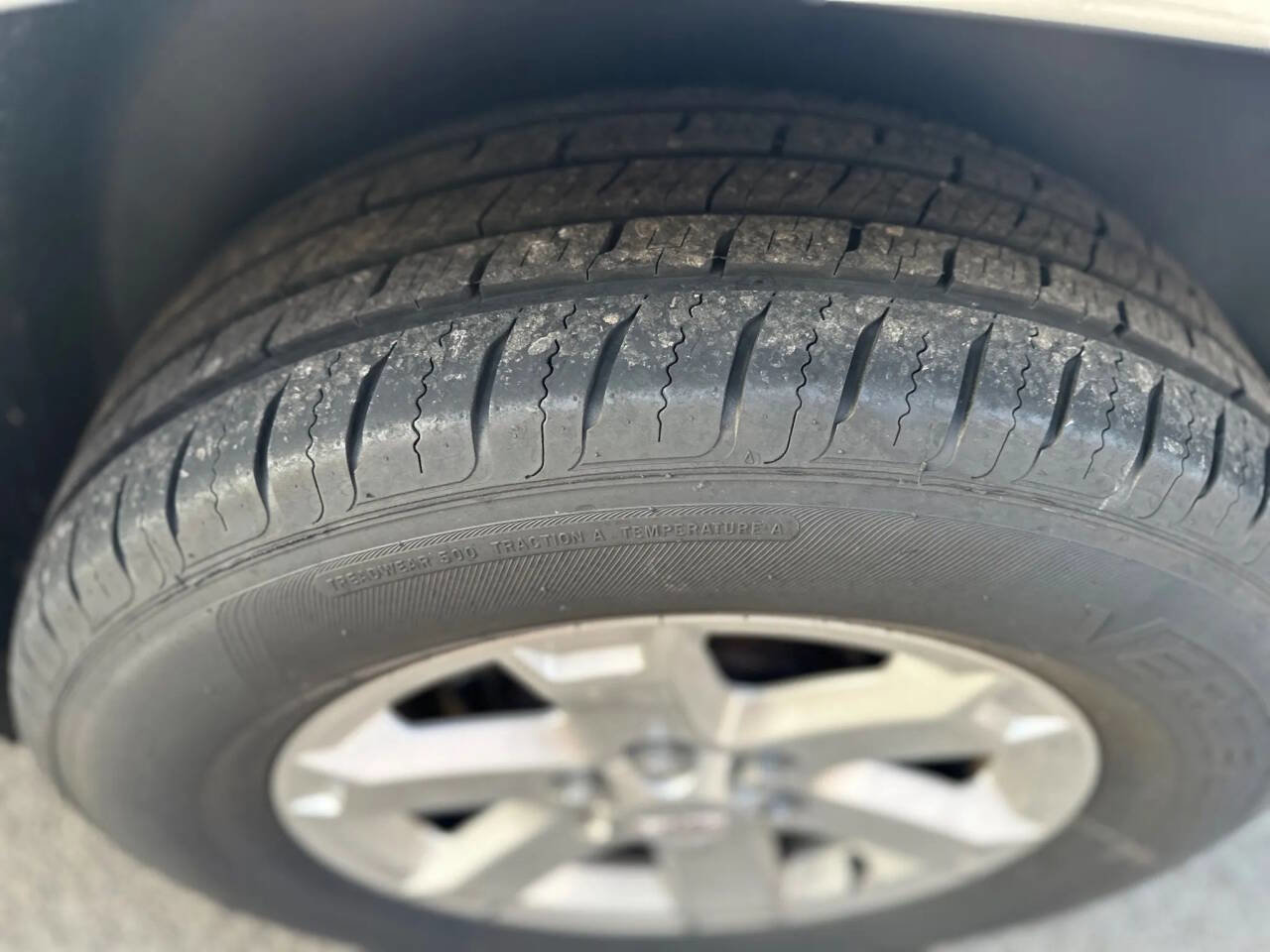 Used 2014 GMC Acadia SLE image 18