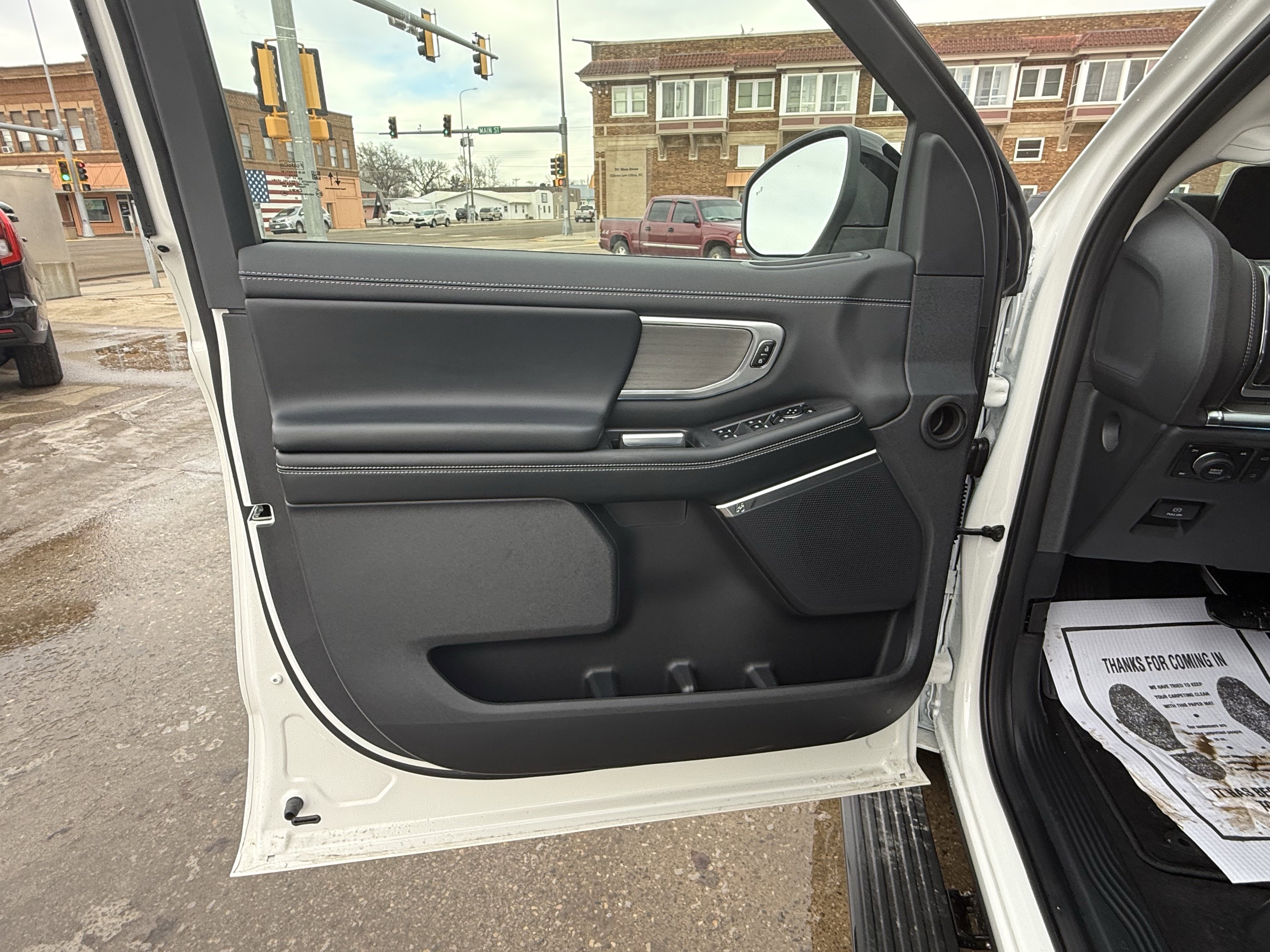New 2025 Ford Expedition Platinum w/ Driver's Package AWD/4WD image 9