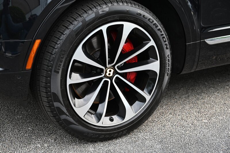 Used 2019 Bentley Bentayga AWD/4WD image 10